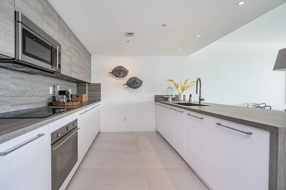 400 Sunny Isles Blvd #1804 Sunny Isles Beach, FL 33160