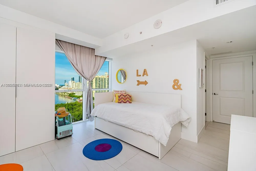 400 Sunny Isles Blvd #1804 Sunny Isles Beach, FL 33160