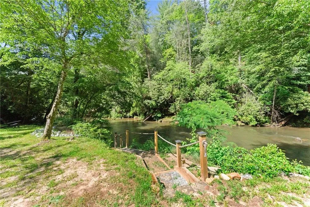 1088 Little Hawk Road Sautee Nacoochee, GA 30571