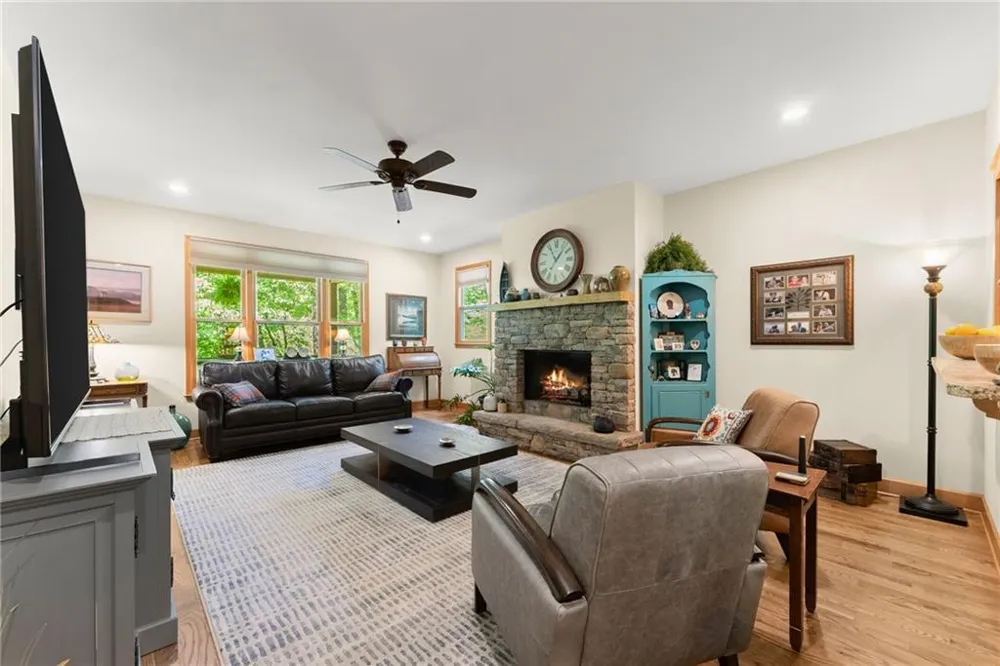 1088 Little Hawk Road Sautee Nacoochee, GA 30571
