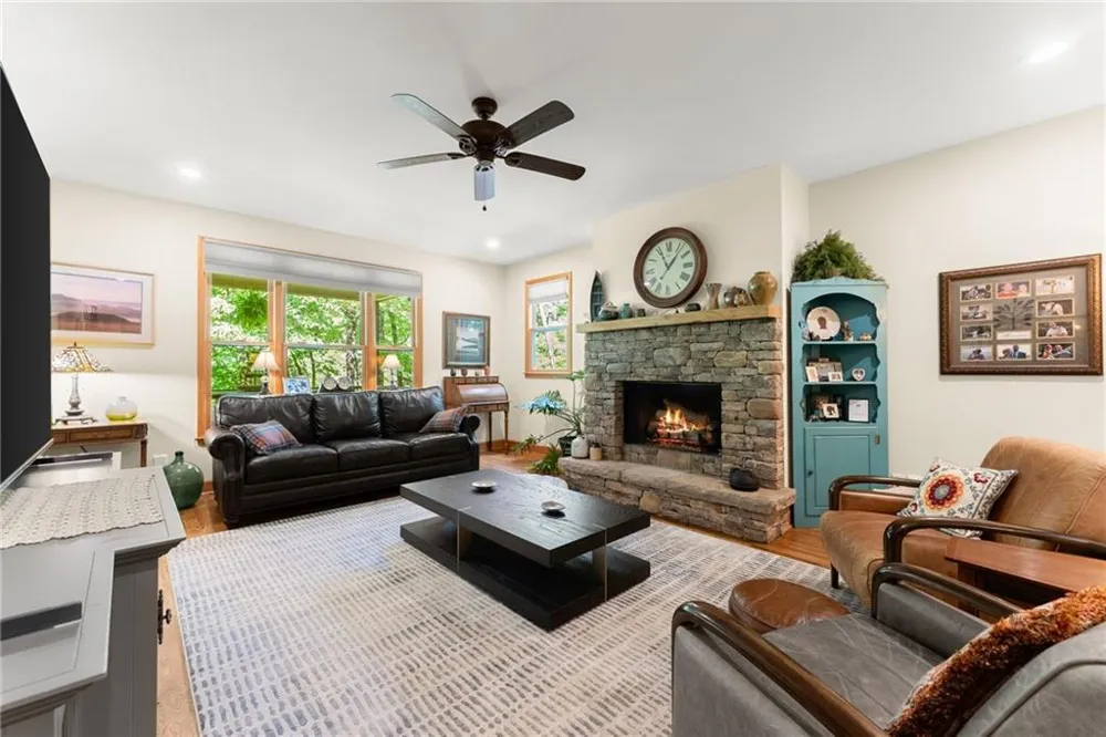1088 Little Hawk Road Sautee Nacoochee, GA 30571