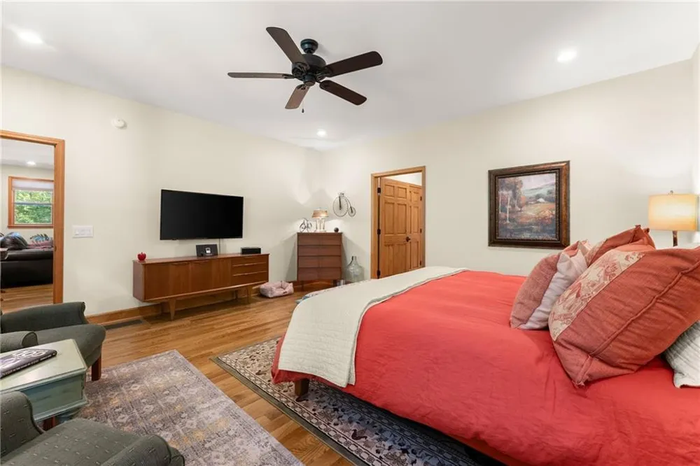 1088 Little Hawk Road Sautee Nacoochee, GA 30571