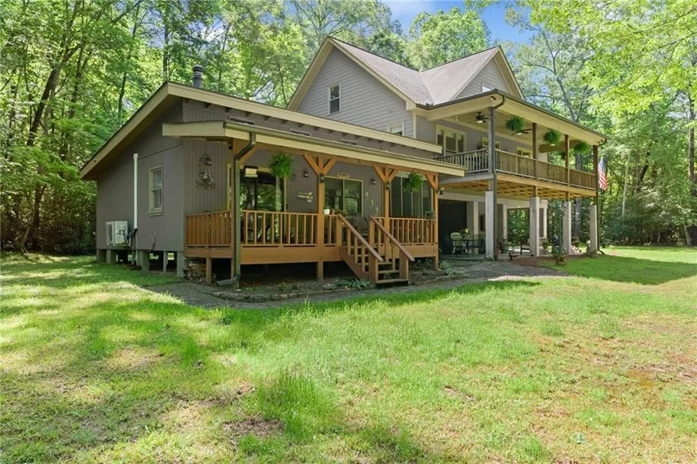 1088 Little Hawk Road Sautee Nacoochee, GA 30571