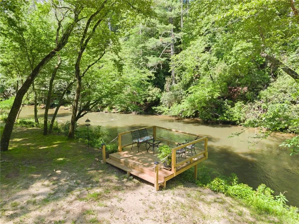 1088 Little Hawk Road Sautee Nacoochee, GA 30571