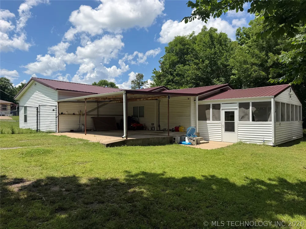 102 3rd Street Hartshorne, OK 74547