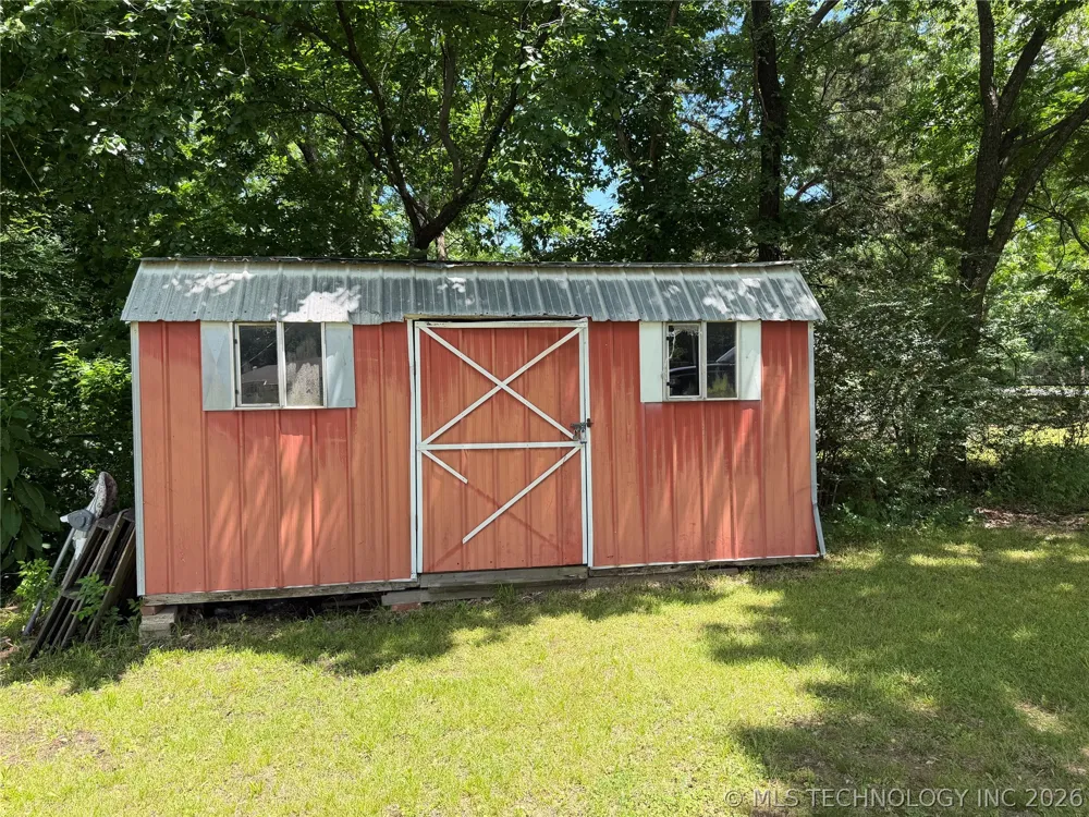 102 3rd Street Hartshorne, OK 74547
