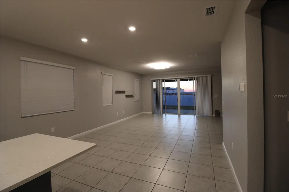 228 HILLCREST DRIVE Dundee, FL 33838