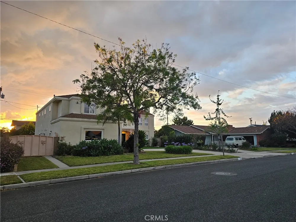 11541 Donovan Road Rossmoor, CA 90720