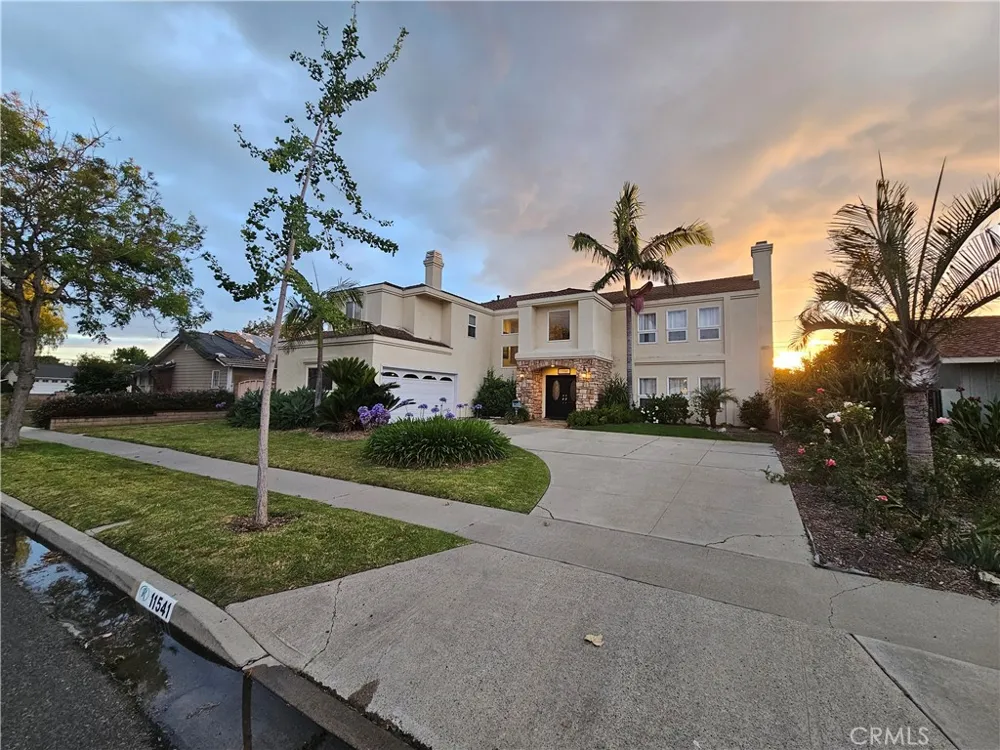 11541 Donovan Road Rossmoor, CA 90720