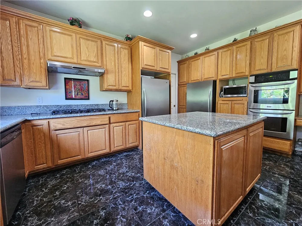 11541 Donovan Road Rossmoor, CA 90720