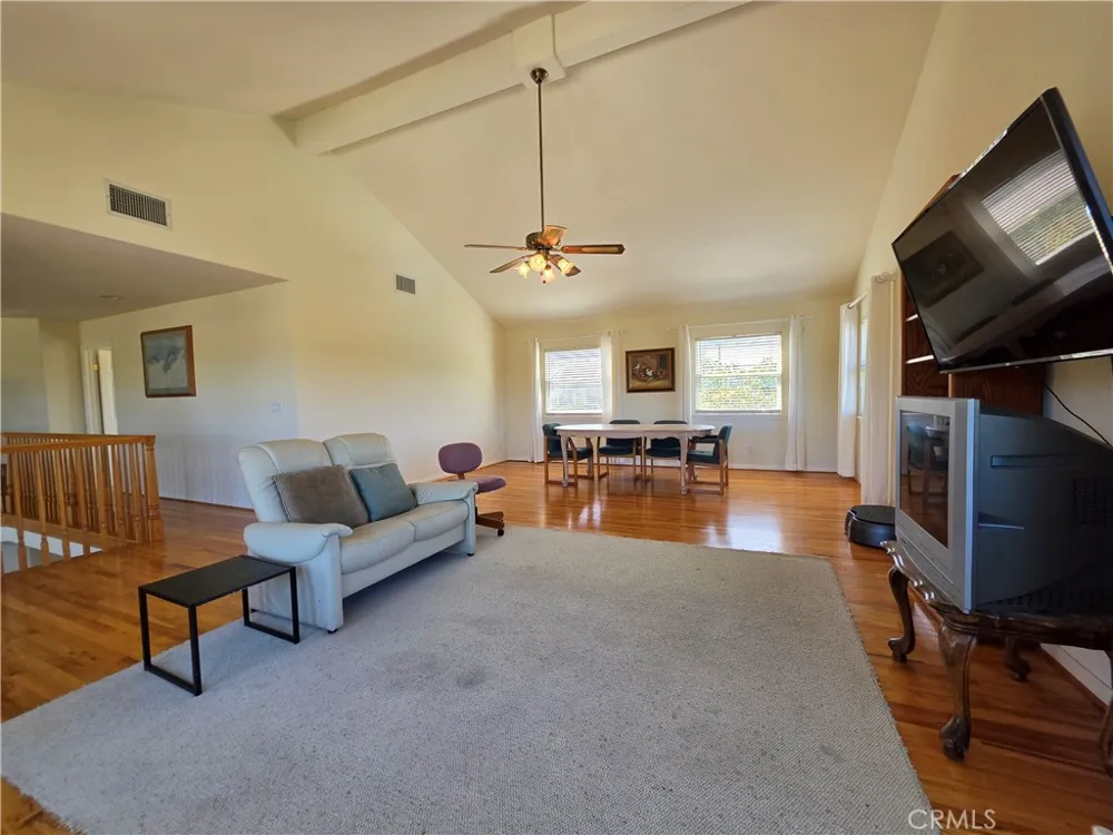 11541 Donovan Road Rossmoor, CA 90720
