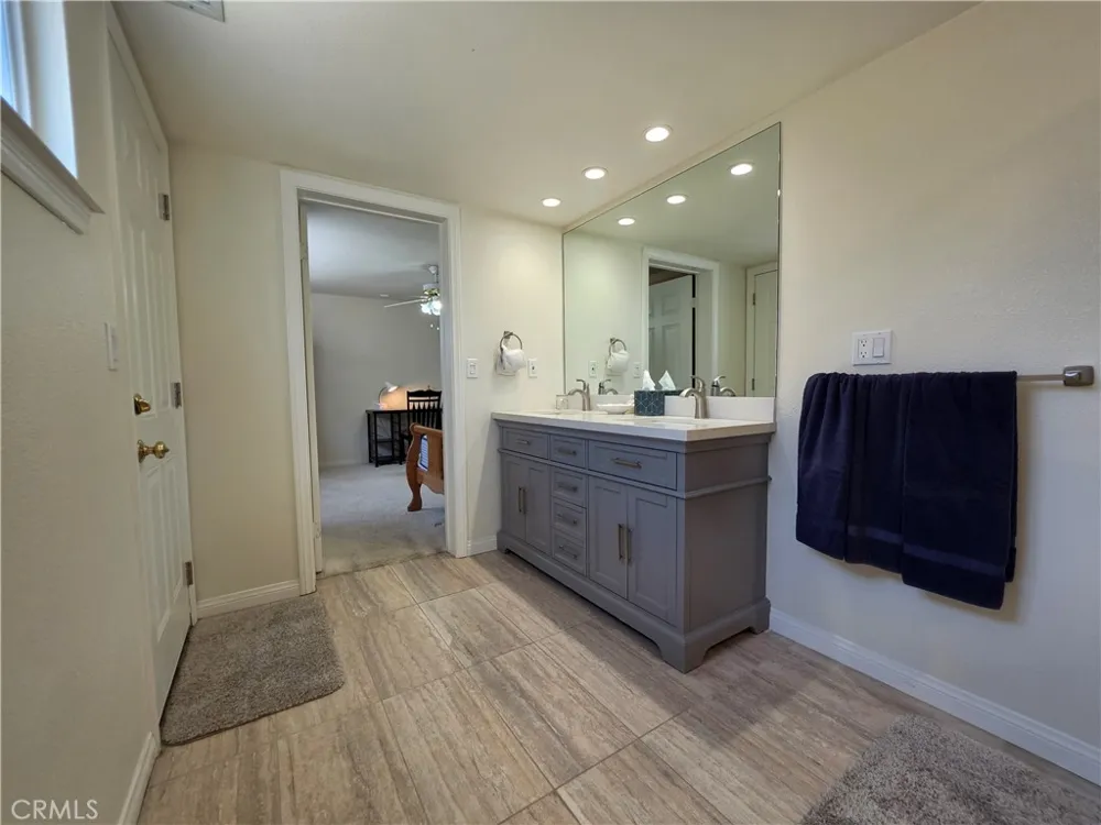 11541 Donovan Road Rossmoor, CA 90720