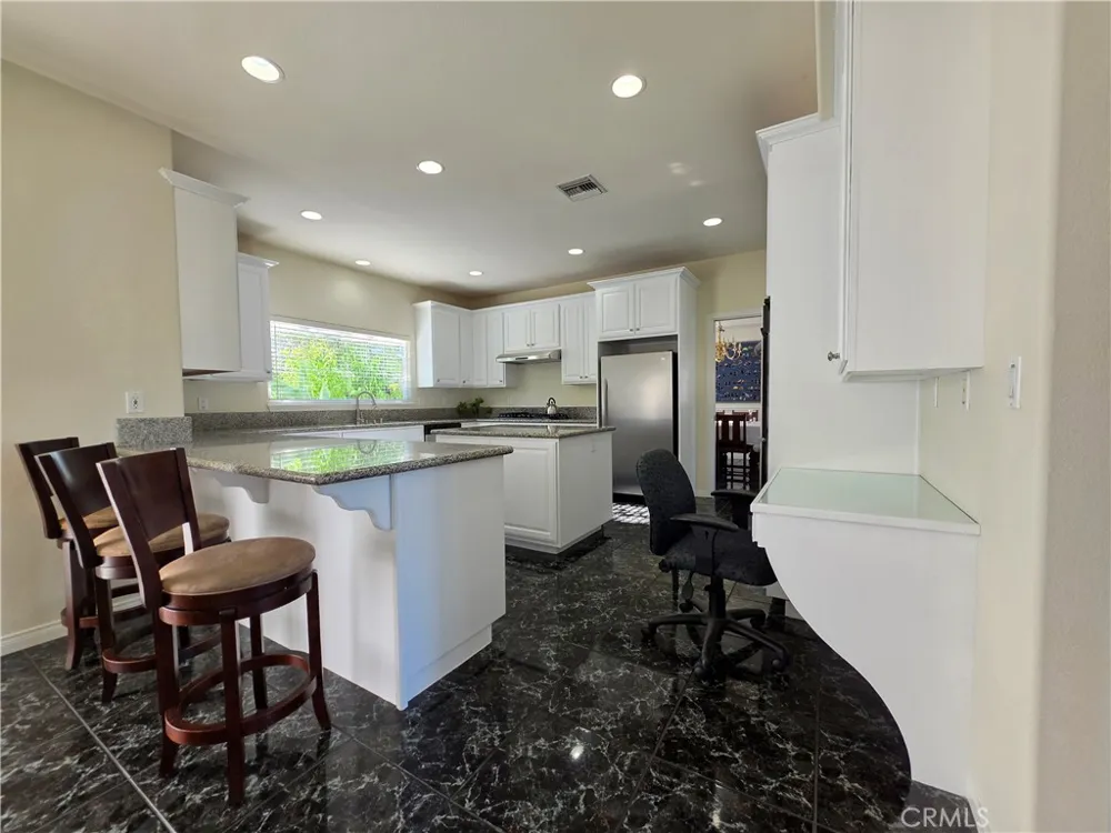11541 Donovan Road Rossmoor, CA 90720