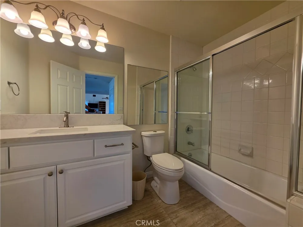 11541 Donovan Road Rossmoor, CA 90720