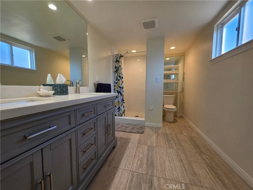 11541 Donovan Road Rossmoor, CA 90720