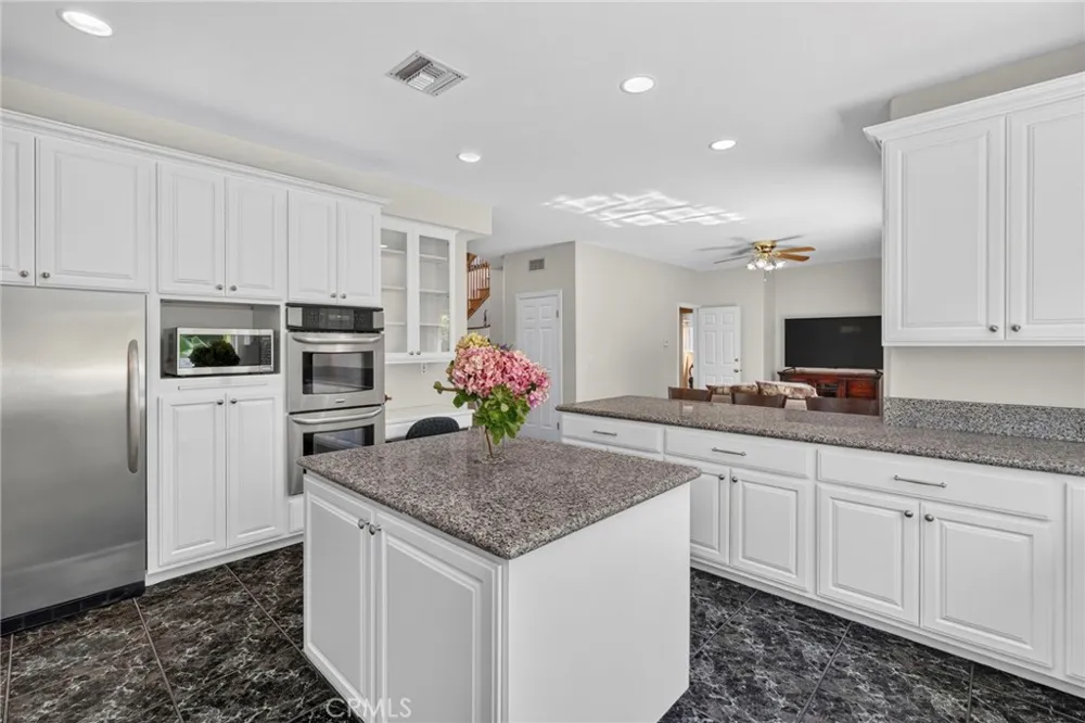 11541 Donovan Road Rossmoor, CA 90720
