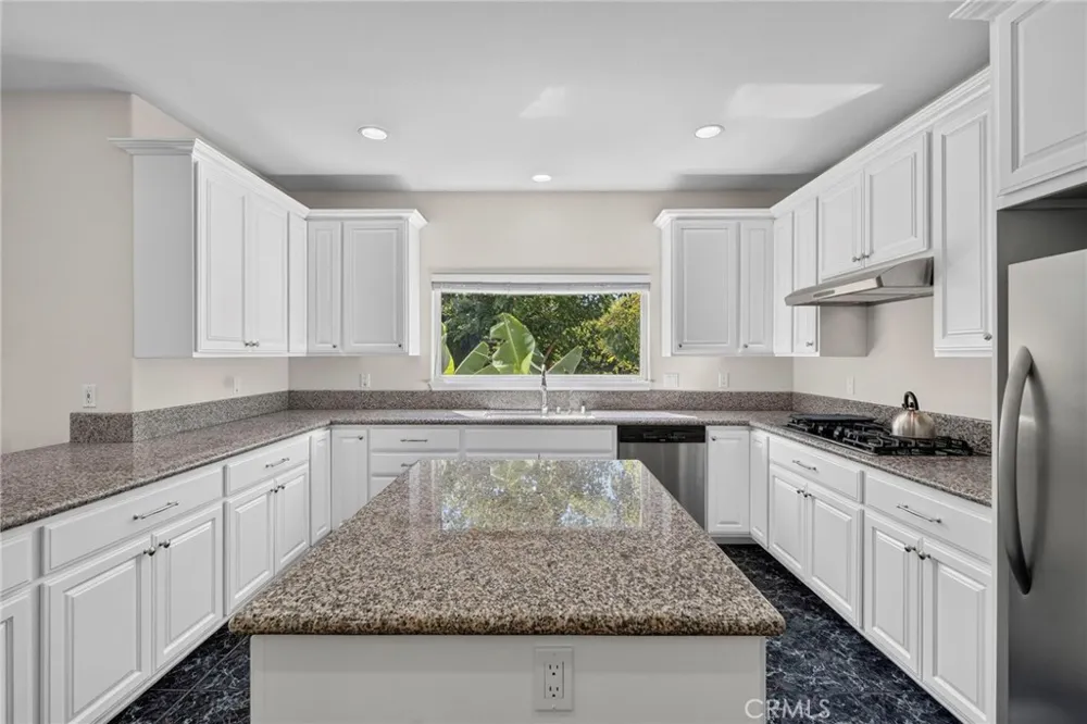 11541 Donovan Road Rossmoor, CA 90720