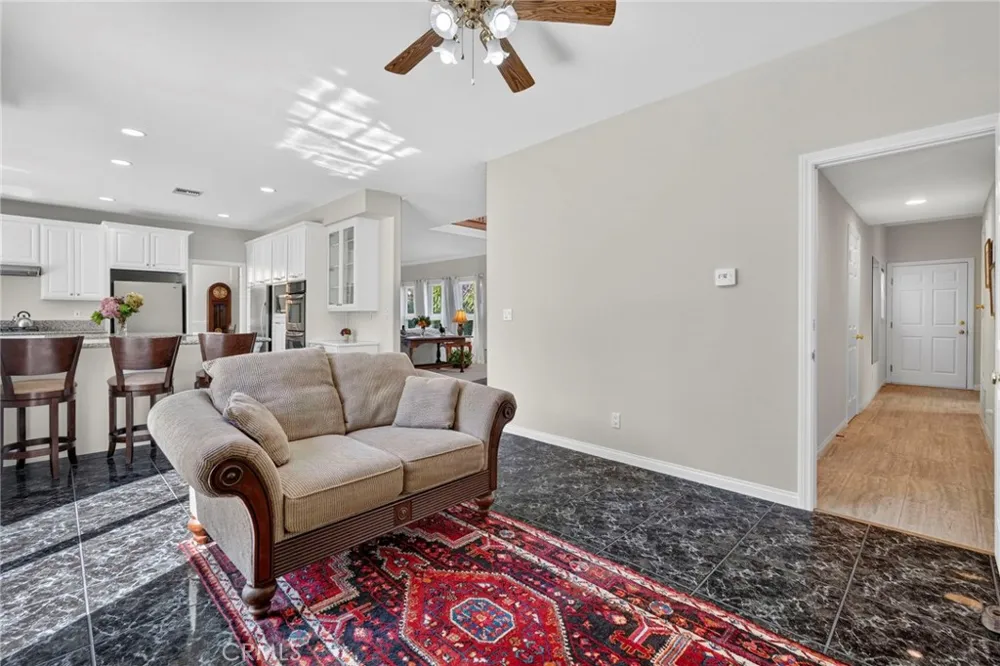 11541 Donovan Road Rossmoor, CA 90720