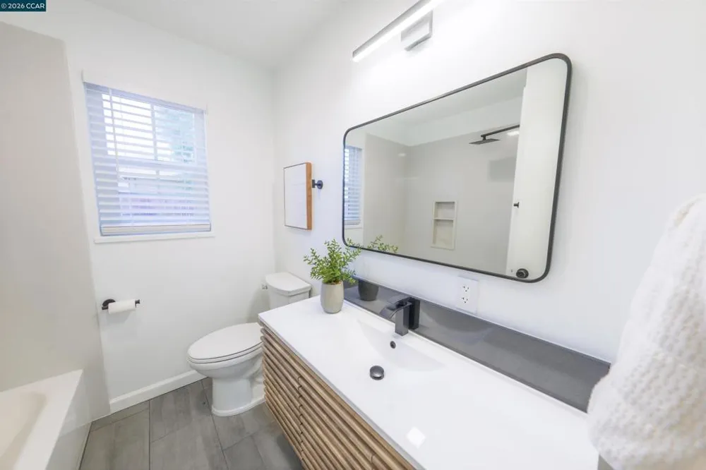 3085 Stanton Cir Carmichael, CA 95608