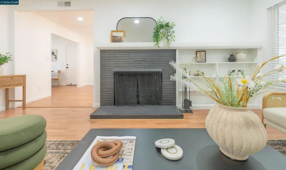 3085 Stanton Cir Carmichael, CA 95608