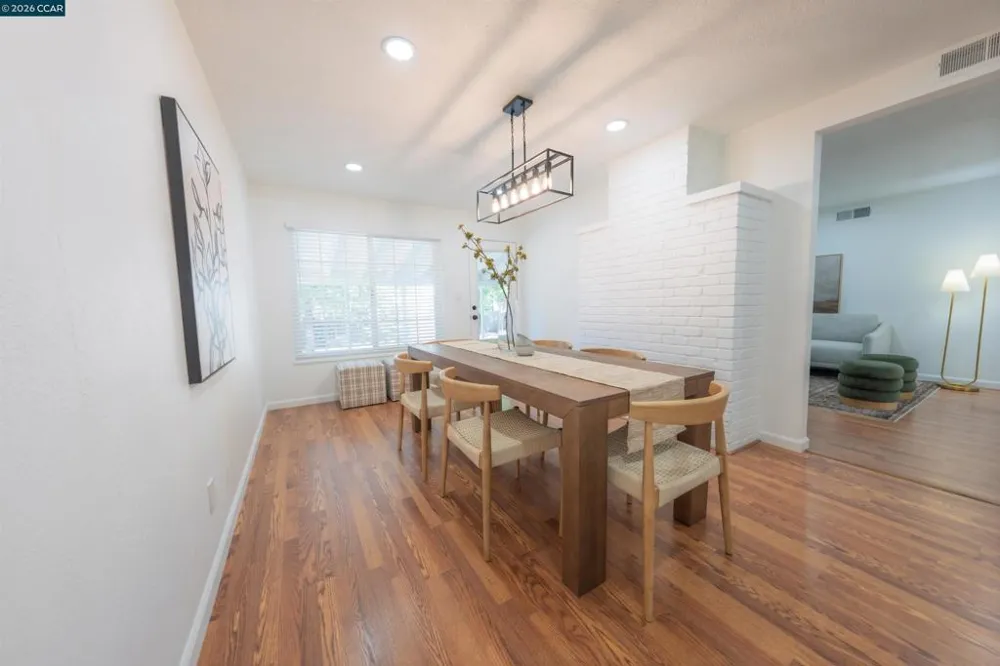 3085 Stanton Cir Carmichael, CA 95608