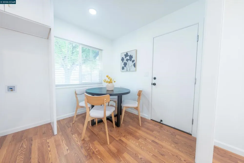 3085 Stanton Cir Carmichael, CA 95608