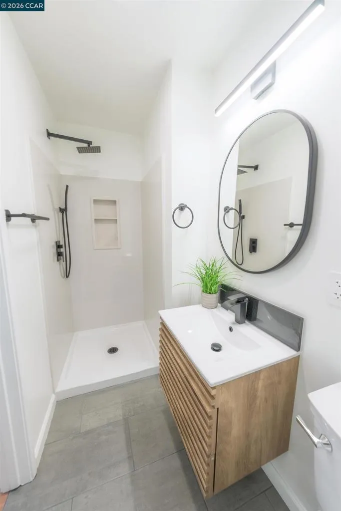 3085 Stanton Cir Carmichael, CA 95608