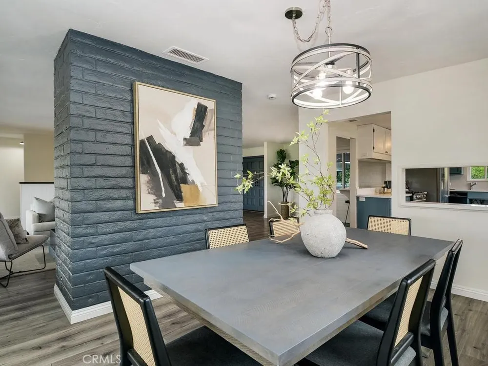 2302 Via Dieguenos Alpine, CA 91901