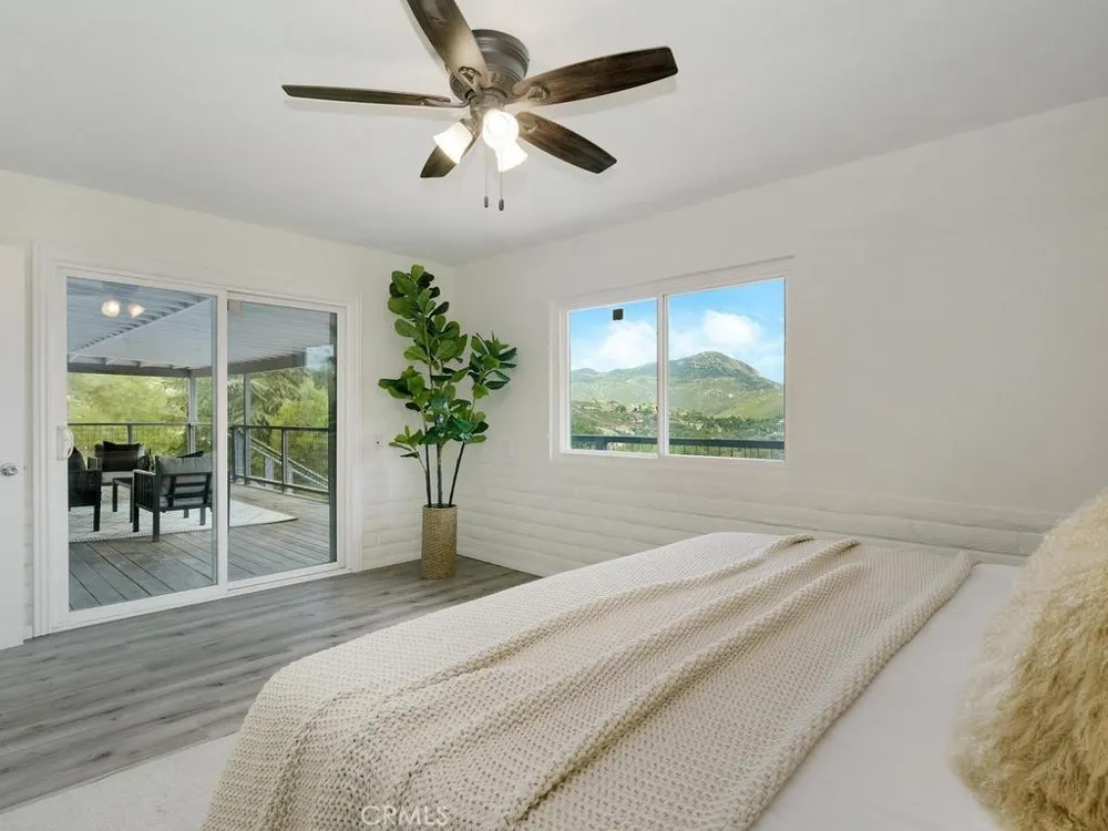 2302 Via Dieguenos Alpine, CA 91901