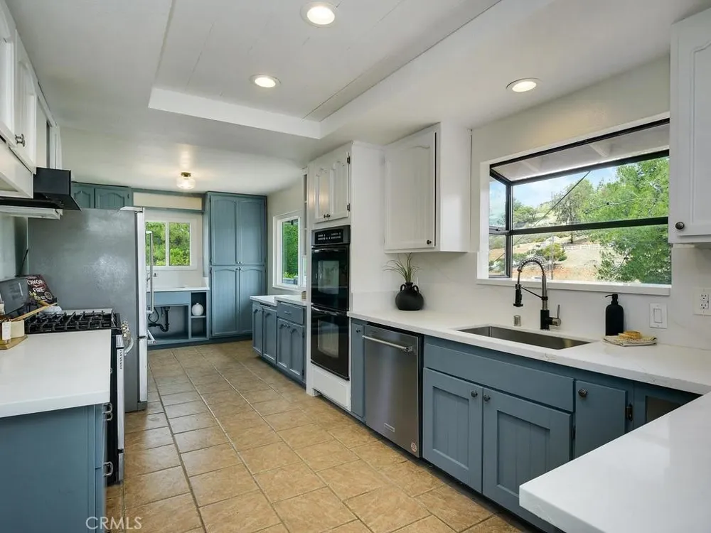 2302 Via Dieguenos Alpine, CA 91901