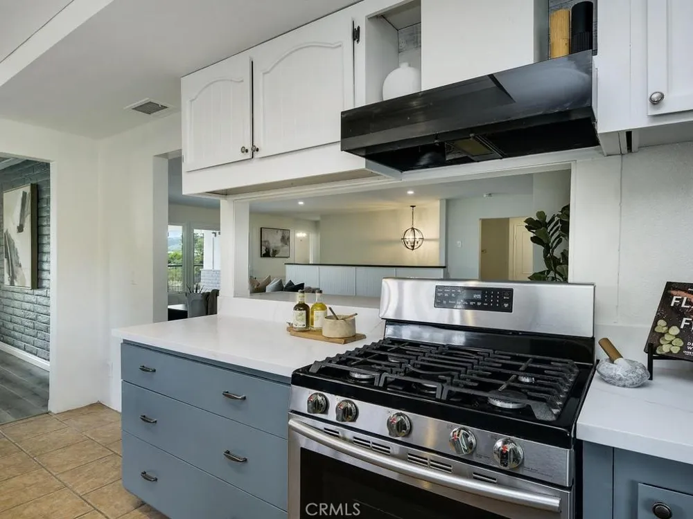 2302 Via Dieguenos Alpine, CA 91901