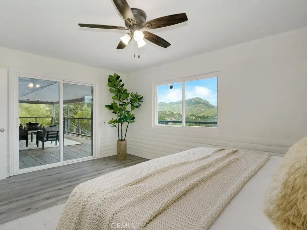 2302 Via Dieguenos Alpine, CA 91901