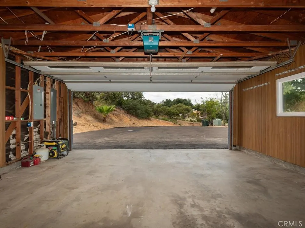 2302 Via Dieguenos Alpine, CA 91901