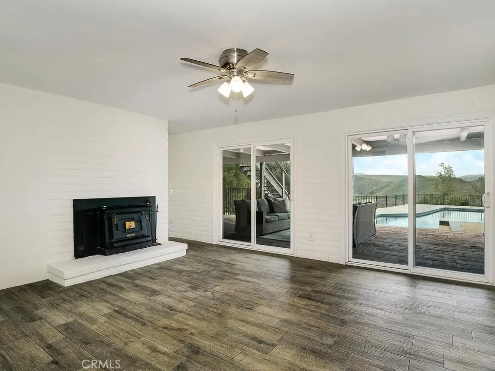2302 Via Dieguenos Alpine, CA 91901