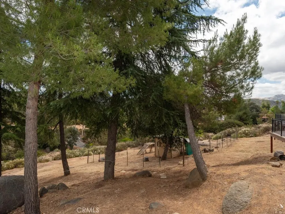 2302 Via Dieguenos Alpine, CA 91901