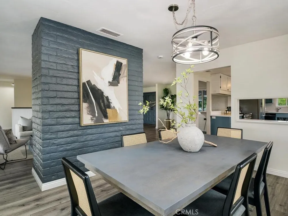 2302 Via Dieguenos Alpine, CA 91901