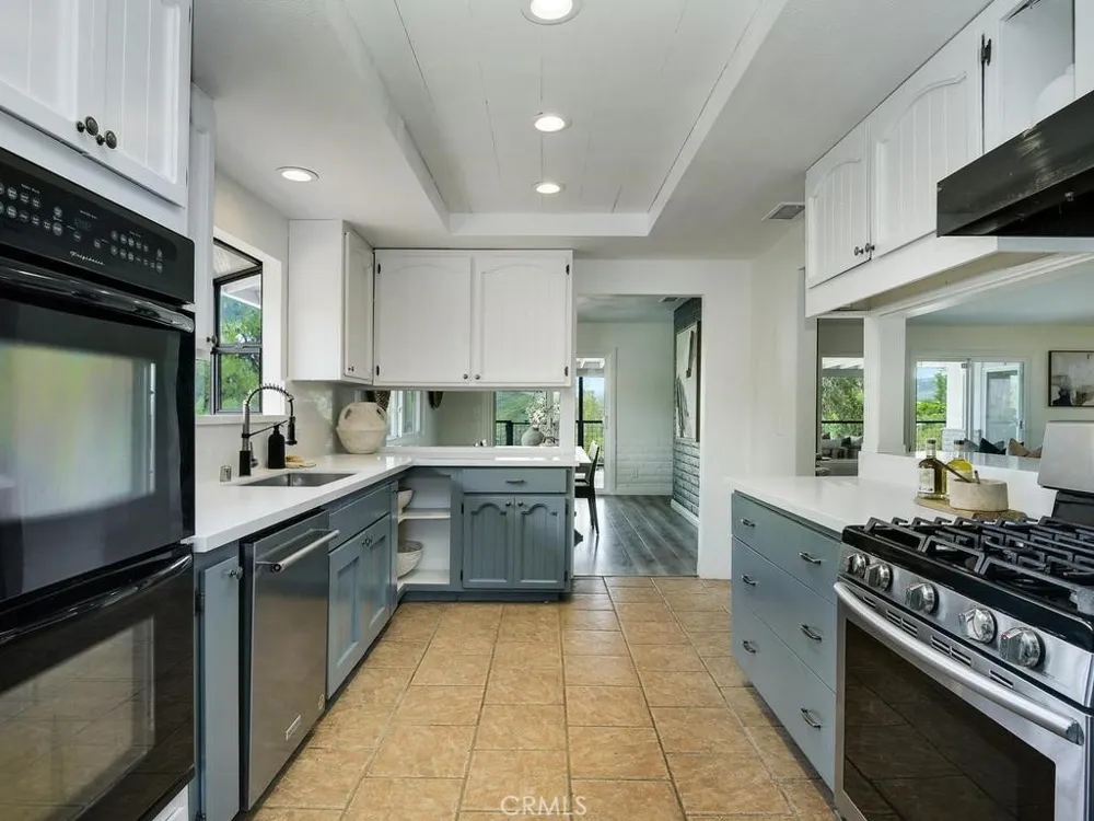 2302 Via Dieguenos Alpine, CA 91901