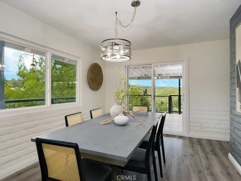 2302 Via Dieguenos Alpine, CA 91901