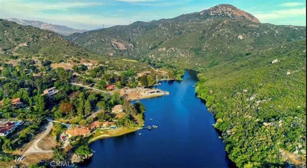 2302 Via Dieguenos Alpine, CA 91901