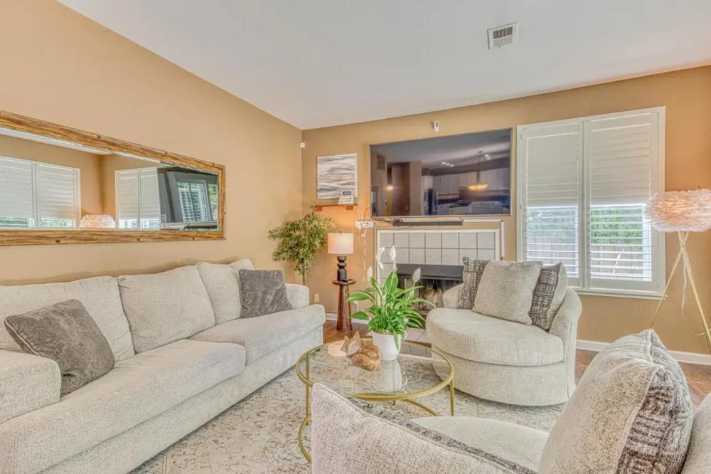 1185 Rockhaven Court Salinas, CA 93906