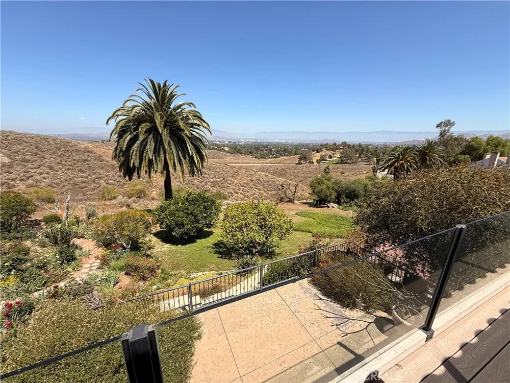 2235 El Capitan Riverside, CA 92506