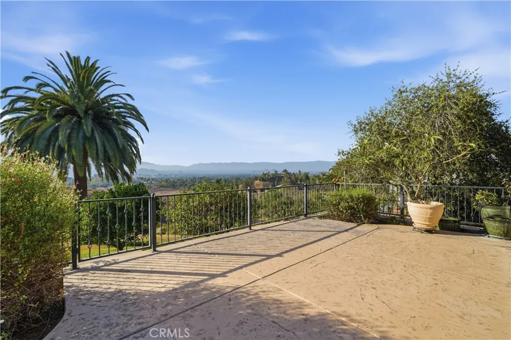 2235 El Capitan Riverside, CA 92506