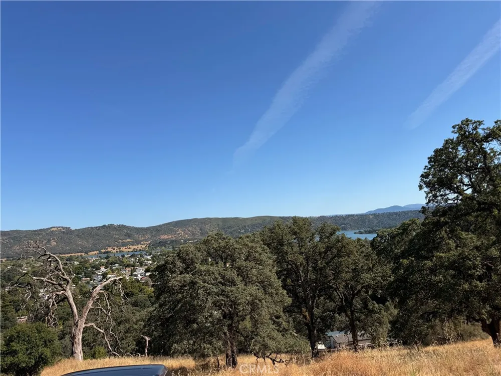 12657 Mountain View Drive Clearlake Oaks, CA 95423