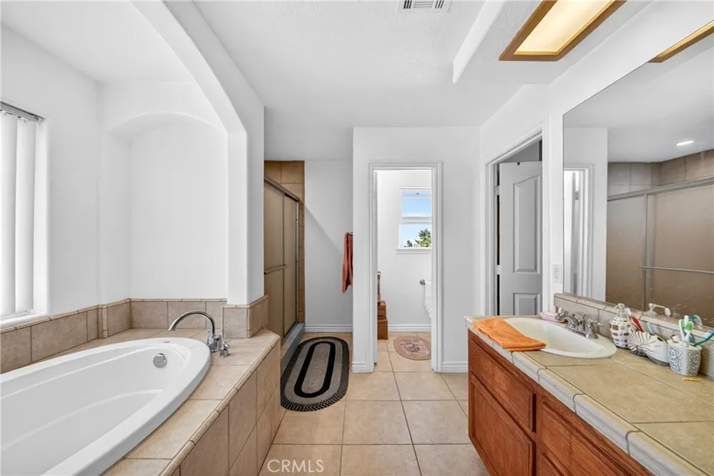 9562 Cambria Court Phelan, CA 92371