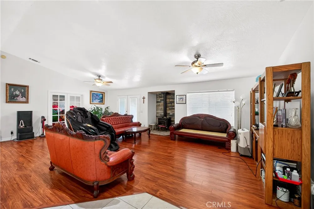 9562 Cambria Court Phelan, CA 92371