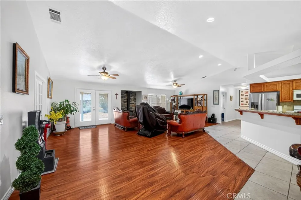 9562 Cambria Court Phelan, CA 92371