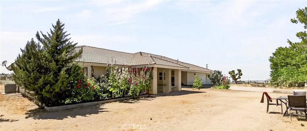 9562 Cambria Court Phelan, CA 92371