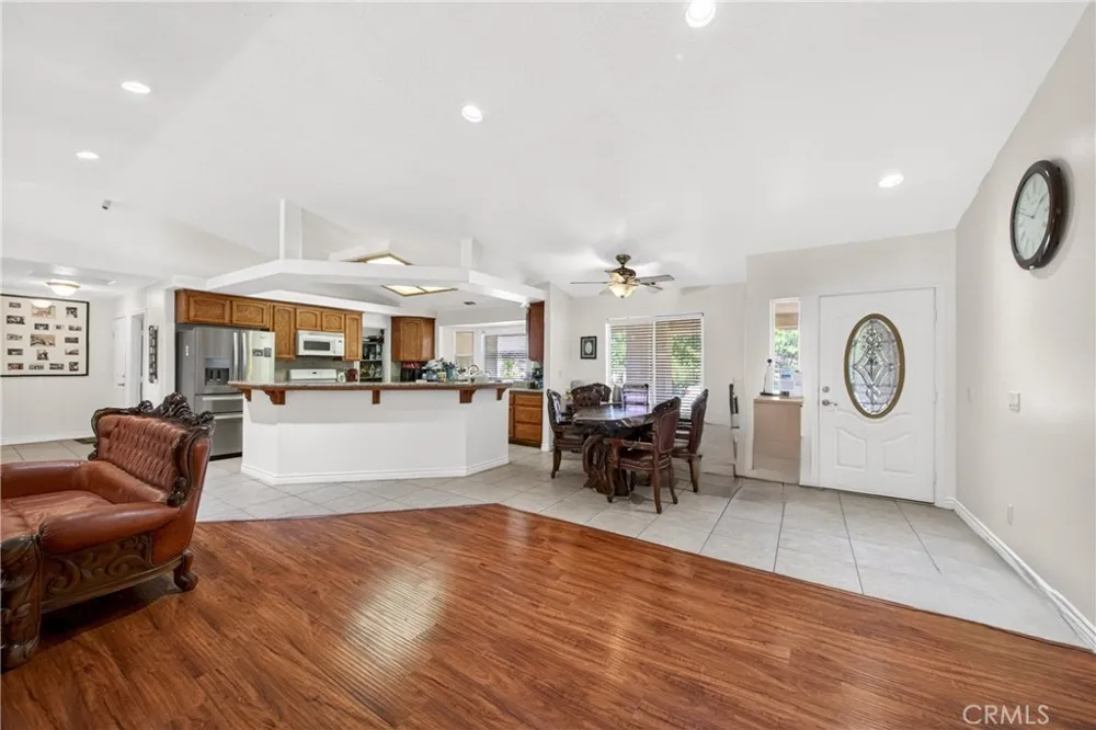 9562 Cambria Court Phelan, CA 92371