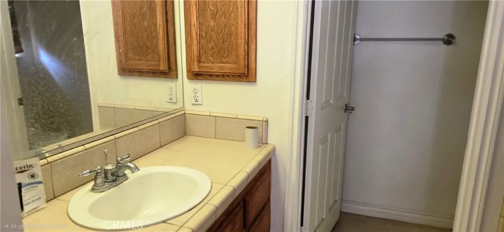 9562 Cambria Court Phelan, CA 92371
