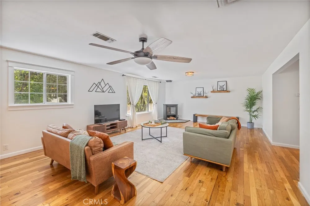 48866 Rock Point Road Oakhurst, CA 93644